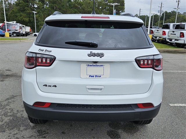 2026 Jeep Compass Latitude Altitude photo 11