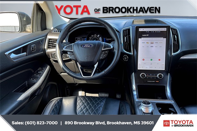 2024 Ford Edge Titanium photo 5