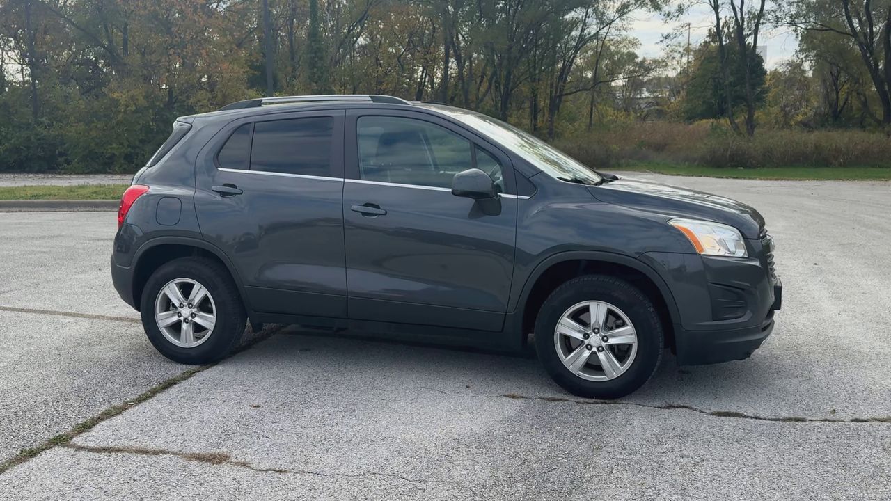 2016 Chevrolet Trax LT photo 2