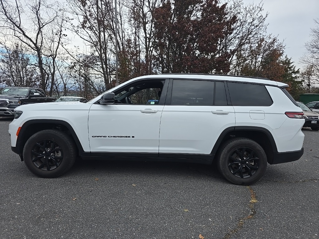 2024 Jeep Grand Cherokee Altitude photo 4