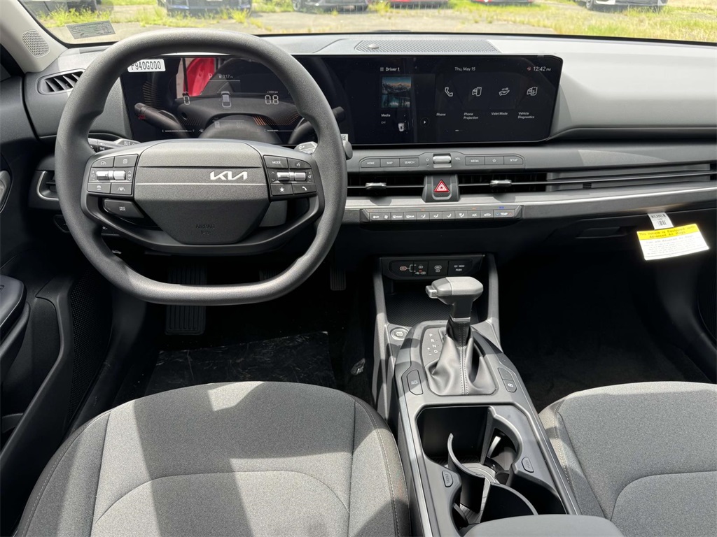2025 Kia K4 LXS photo 2
