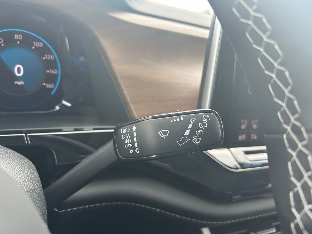 2026 Volkswagen Atlas SE Technology photo 16