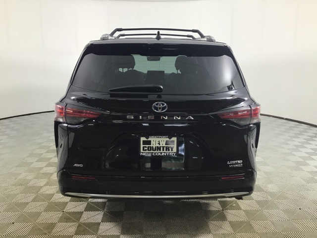 2022 Toyota Sienna Limited photo 3