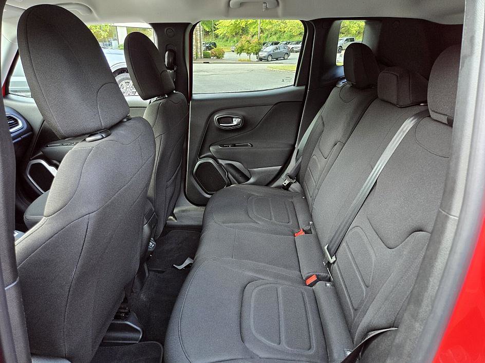 2020 Jeep Renegade Latitude photo 13