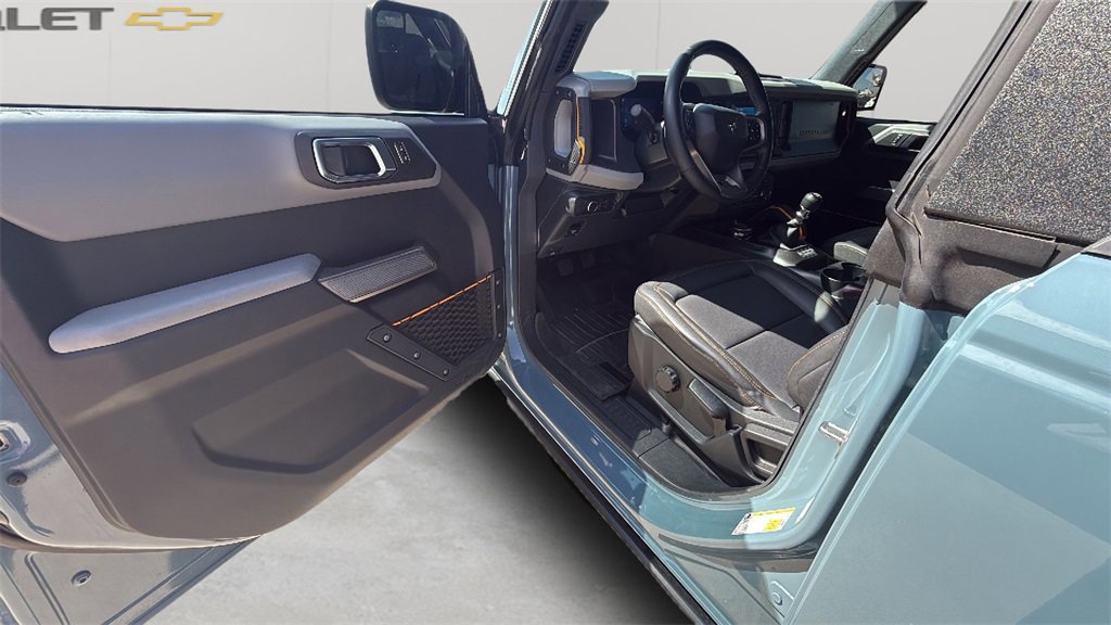 2022 Ford Bronco Base photo 40