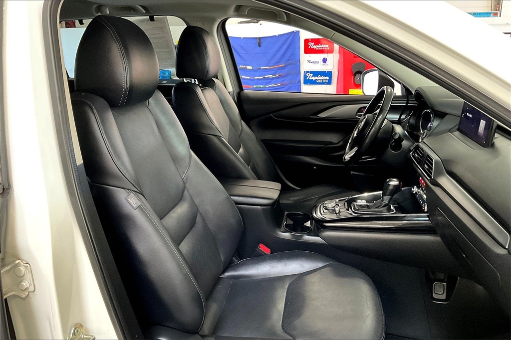 2022 Mazda CX-9 Touring photo 6