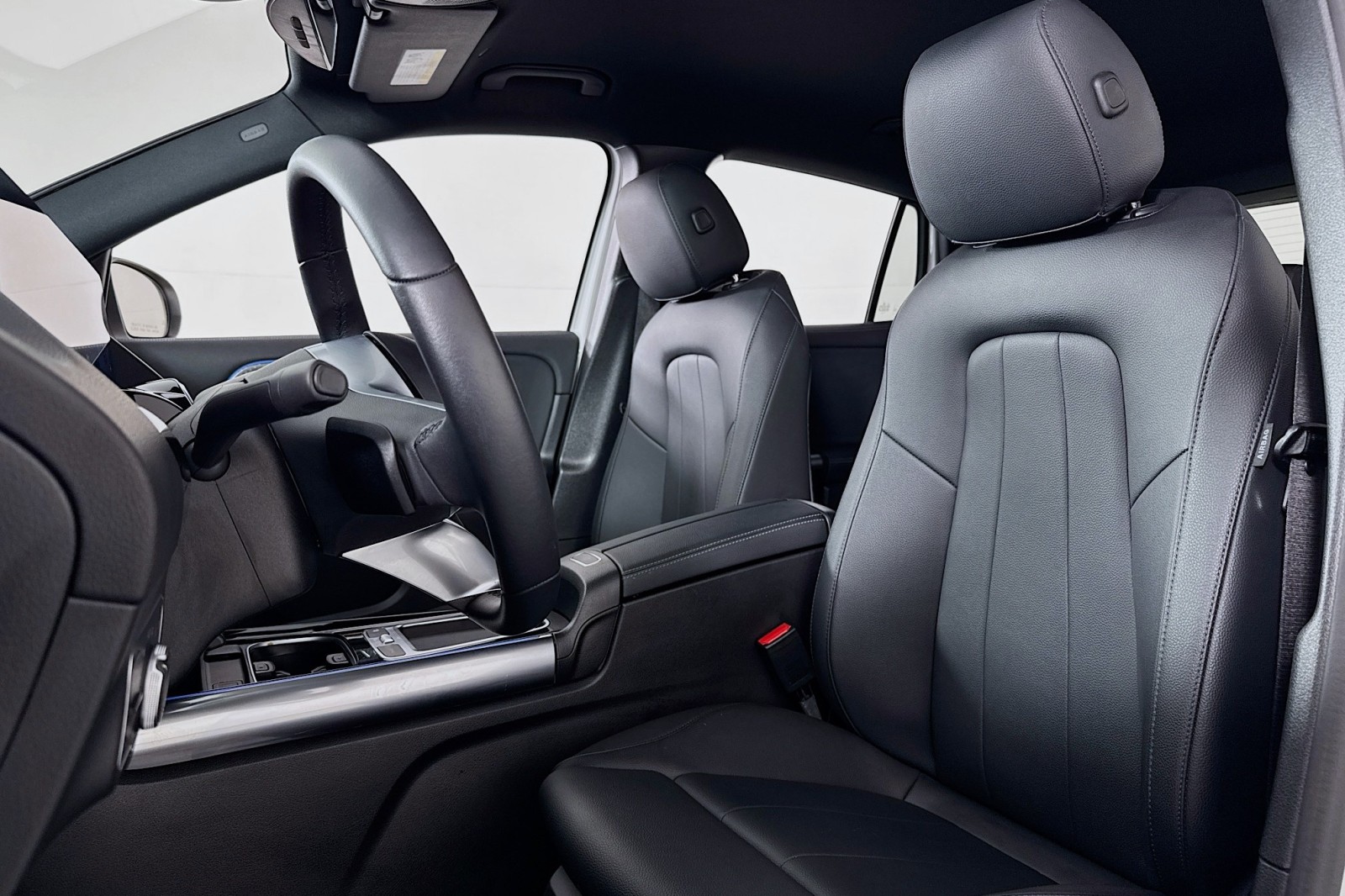 2025 Mercedes Benz GLA 250 photo 15