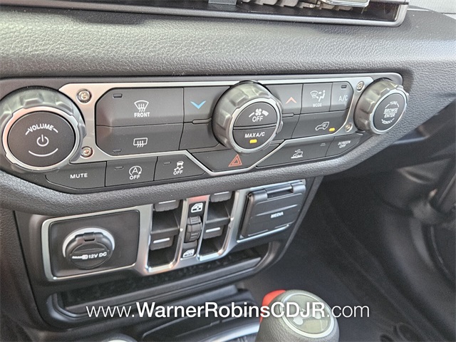 2025 Jeep Wrangler Sport photo 18
