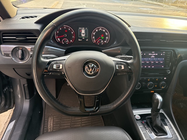 2021 Volkswagen Passat 2.0T R-Line photo 7