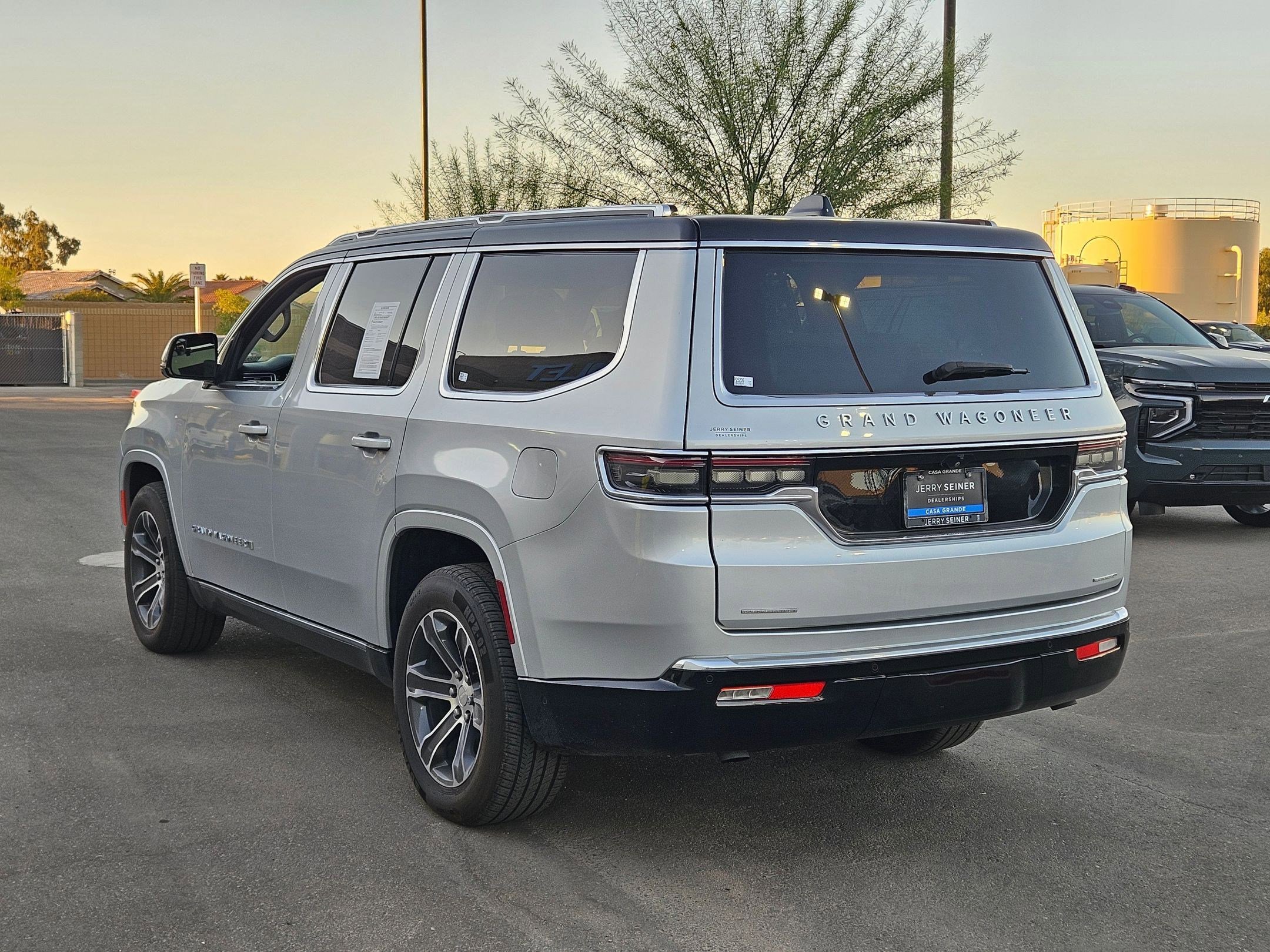 2022 Jeep Grand Wagoneer I photo 3