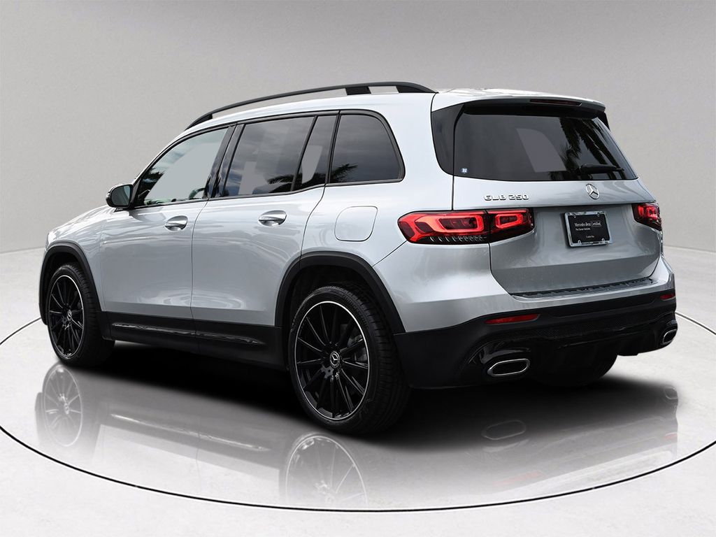 2023 Mercedes Benz GLB 250 photo 2