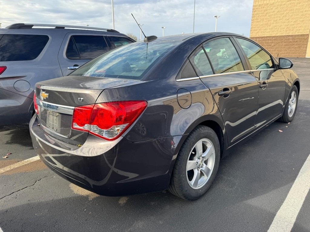 2016 Chevrolet Cruze photo 3