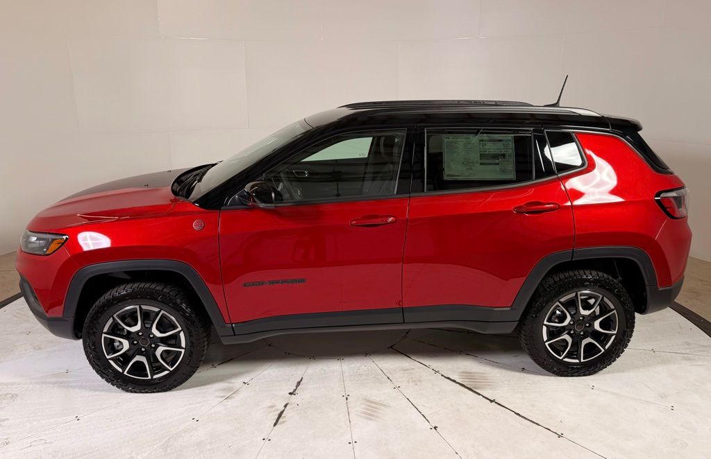 2026 Jeep Compass Trailhawk photo 4