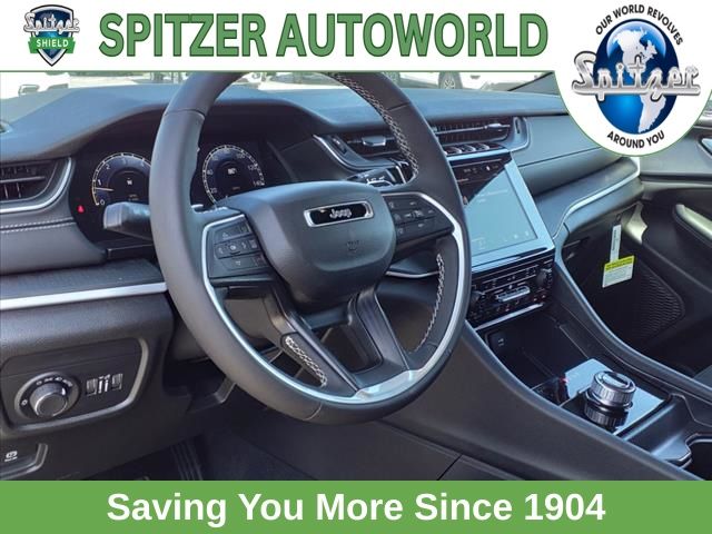 2024 Jeep Grand Cherokee Altitude photo 3