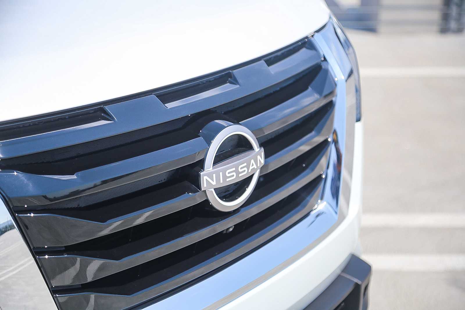 2025 Nissan Pathfinder SL photo 4