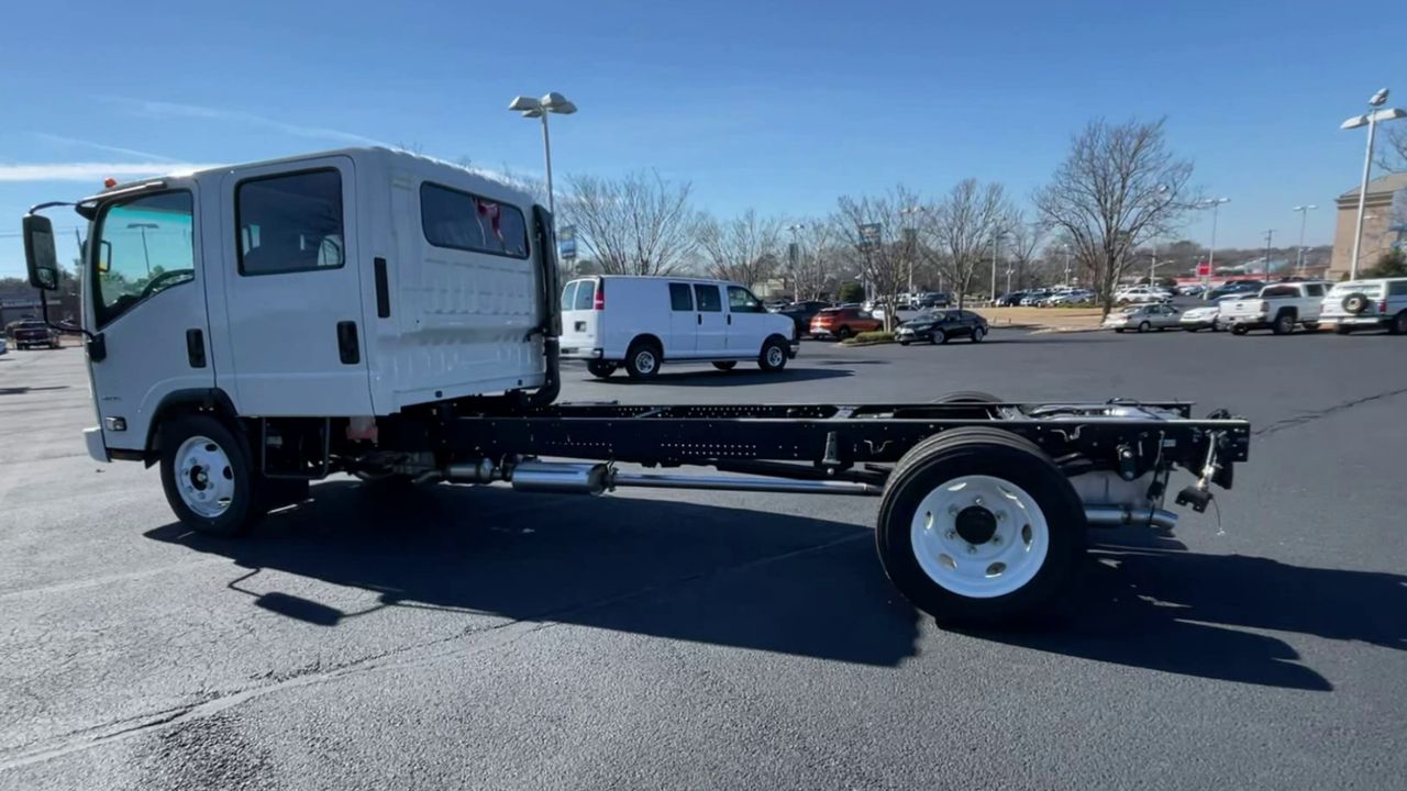 2024 Chevrolet Silverado 4500HD photo 31