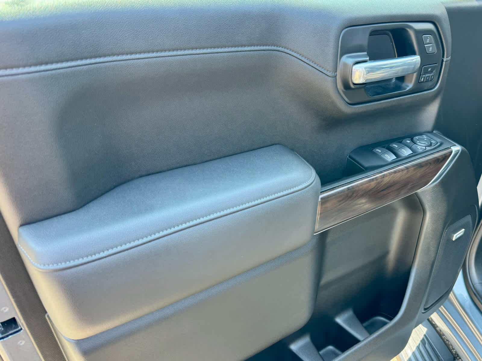 2022 Gmc Sierra 1500 Limited SLT photo 13