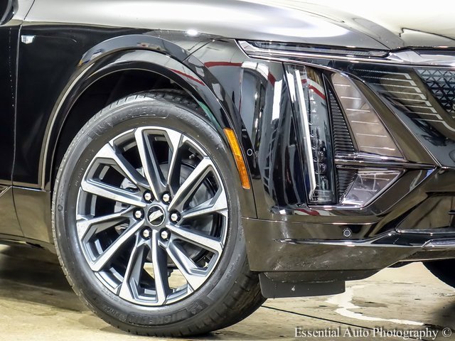 2025 Cadillac Lyriq Sport photo 3