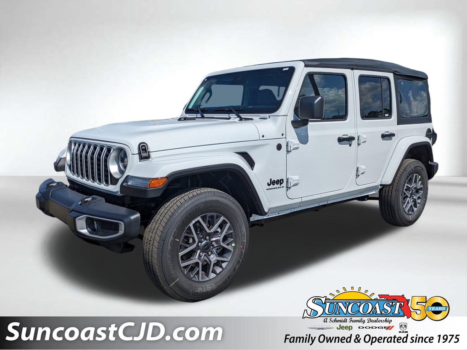 2025 Jeep Wrangler 4-Door Sahara's photo
