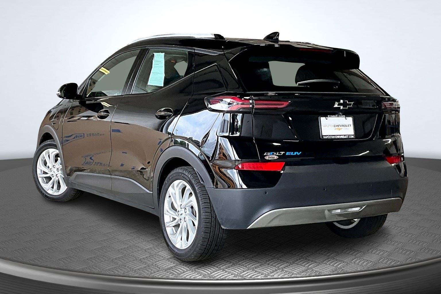 Used 2023 Chevrolet Bolt EUV LT with VIN 1G1FY6S06P4113871 for sale in St. Charles, IL