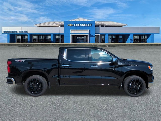 2025 Chevrolet Silverado 1500 LTZ photo 2