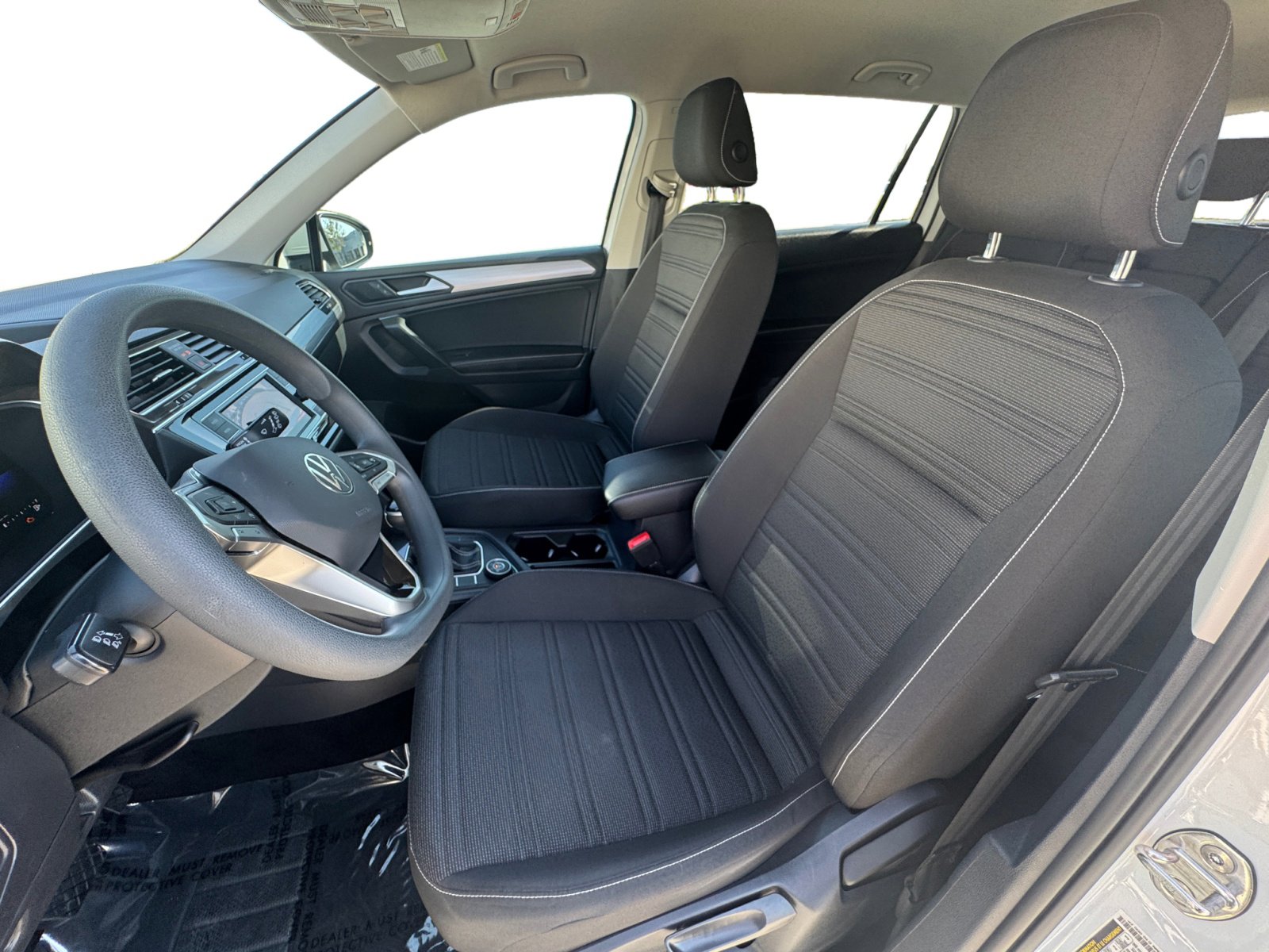 2022 Volkswagen Tiguan S photo 2