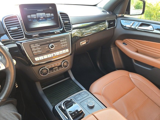 2018 Mercedes Benz GLE AMG 43 photo 12