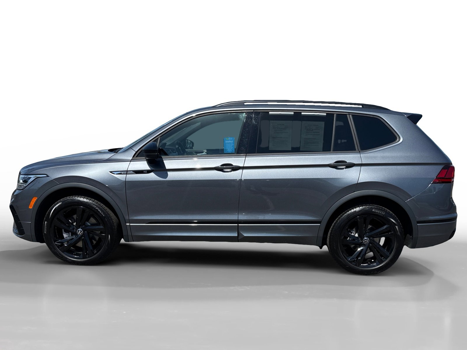 2024 Volkswagen Tiguan SE R-Line Black photo 2
