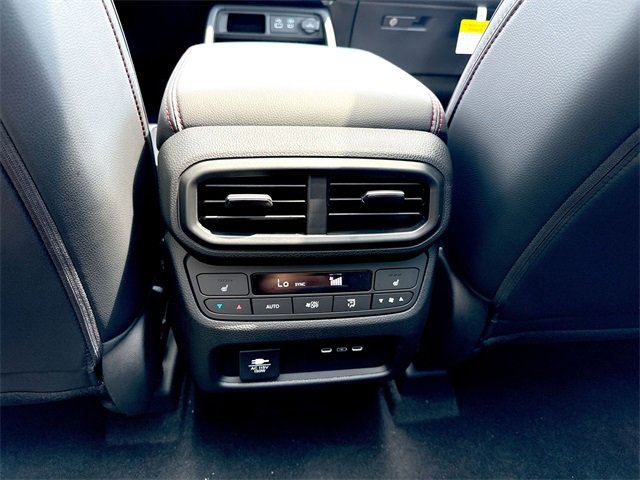 2025 Honda Pilot Black Edition photo 24