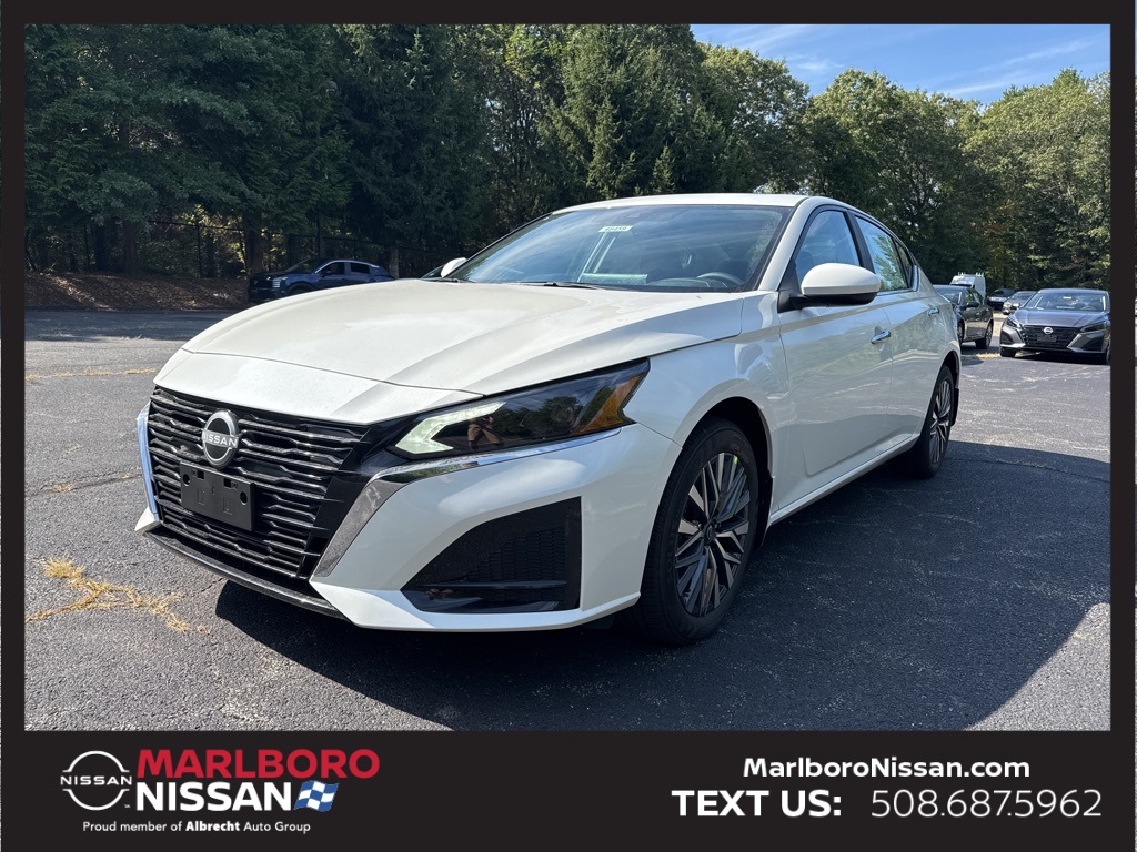 2025 Nissan Altima SV photo 2
