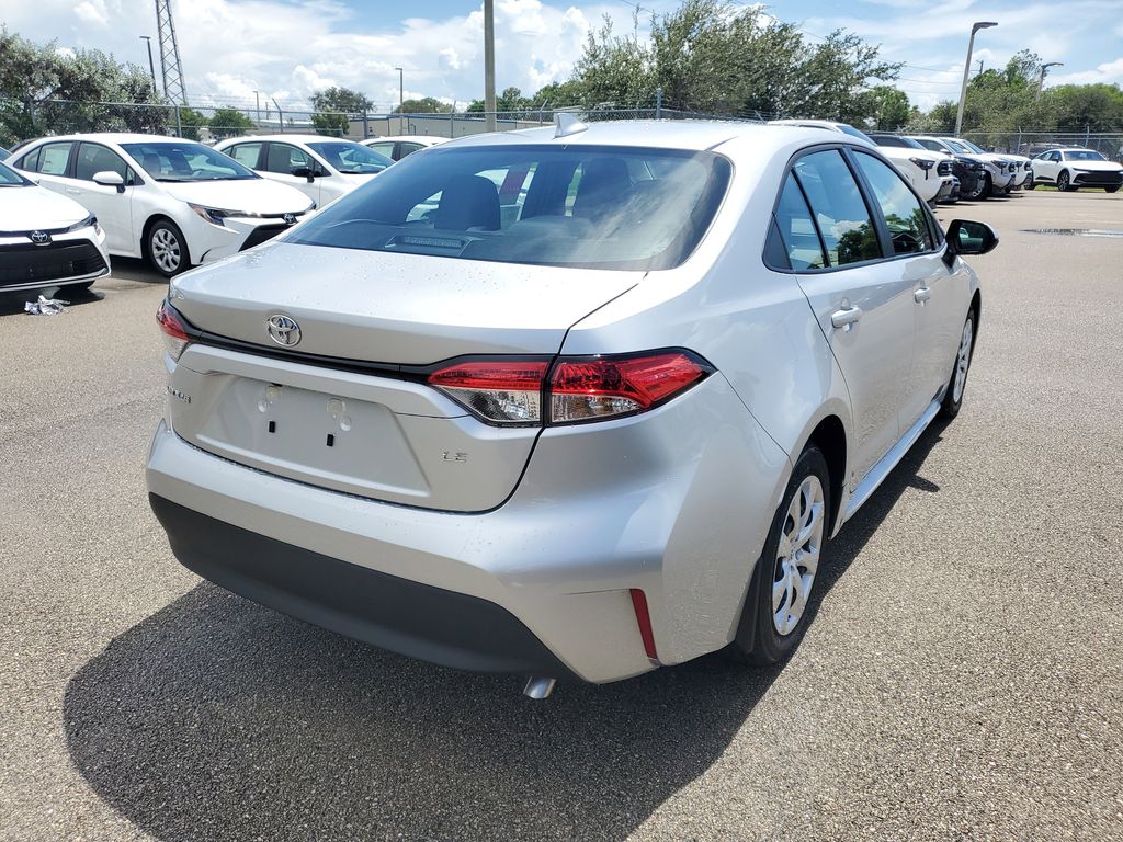 2025 Toyota Corolla LE photo 5