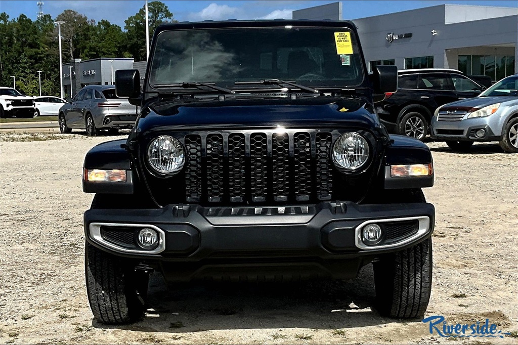 2023 Jeep Gladiator Sport photo 2