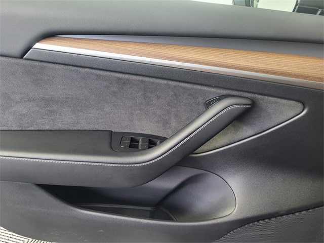 2023 Tesla Model 3 Long Range photo 7
