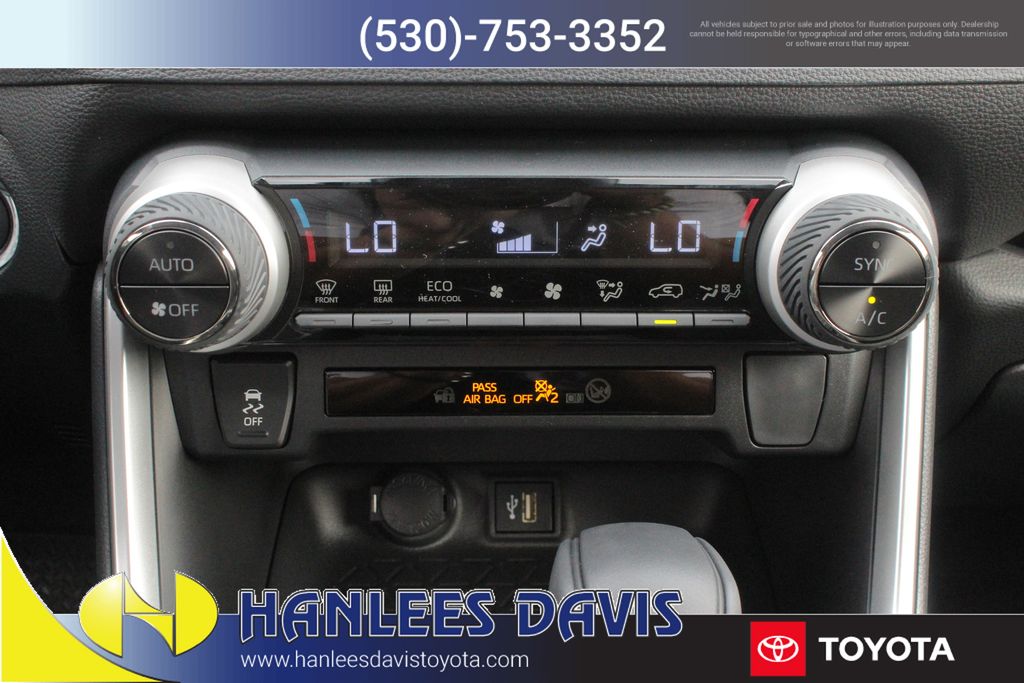 2025 Toyota RAV4 Hybrid XLE photo 18