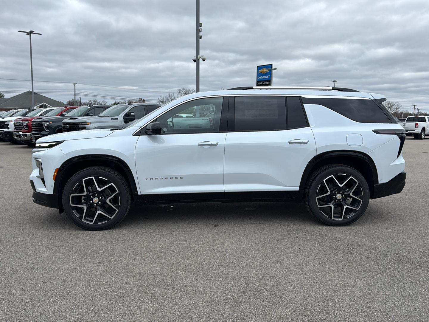 2026 Chevrolet Traverse High Country photo 3