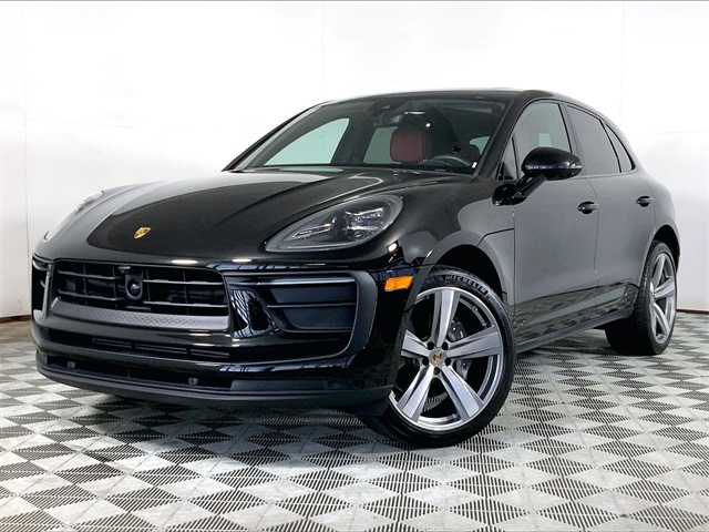 2024 Porsche Macan's photo