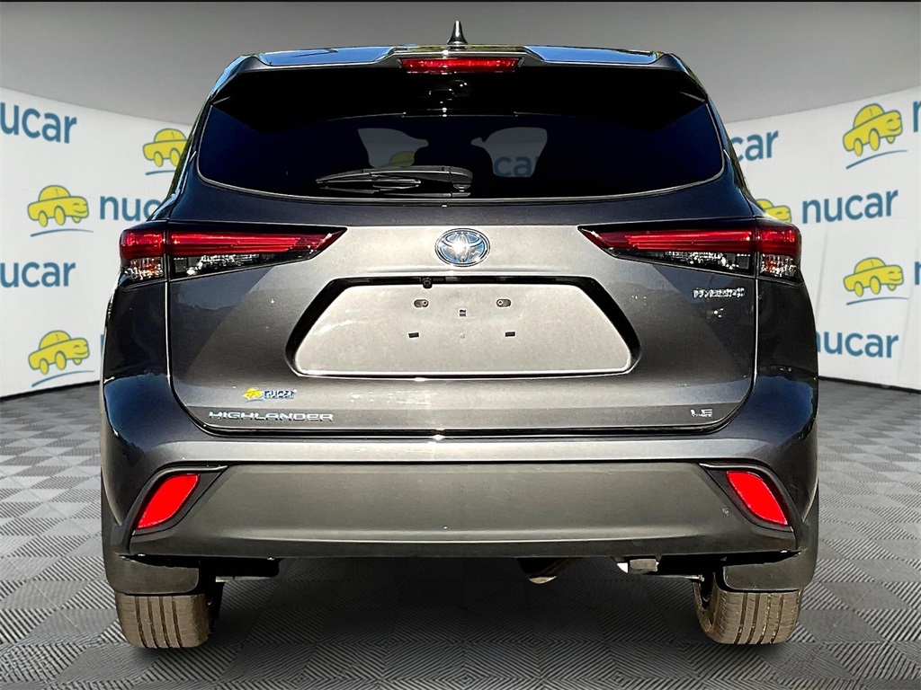 2020 Toyota Highlander Hybrid LE photo 5
