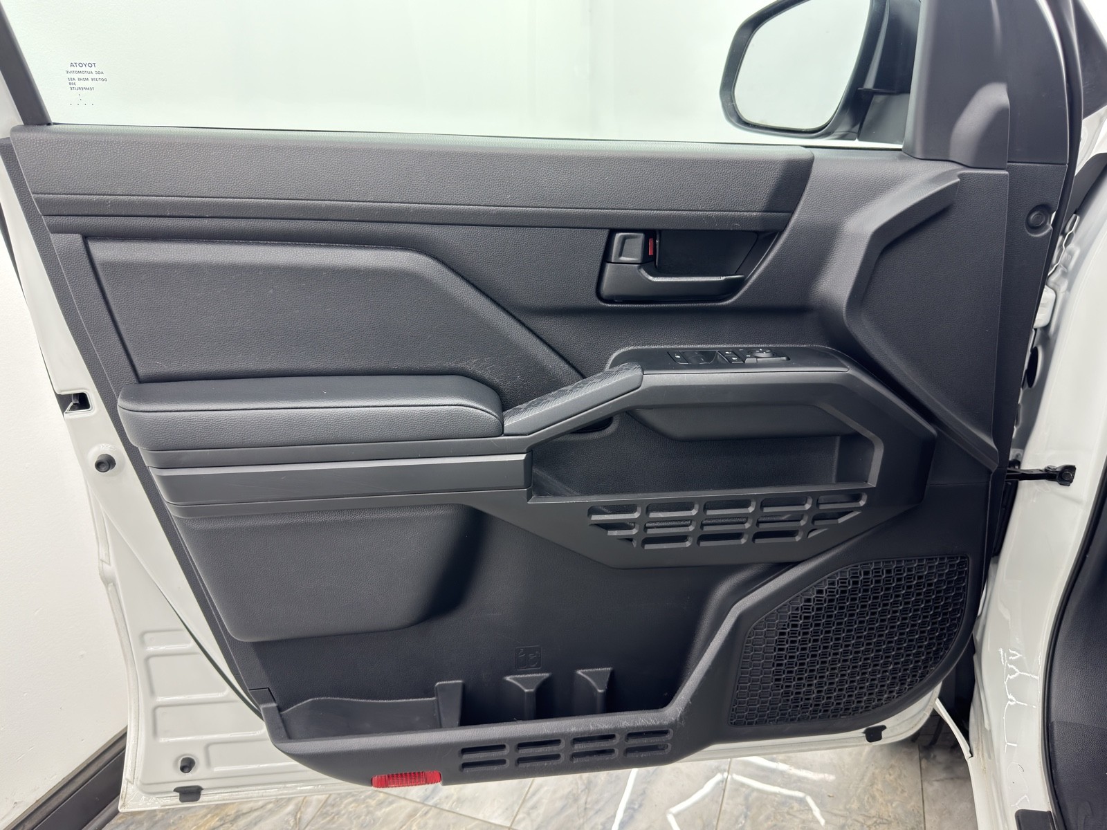 2024 Toyota Tacoma SR XtraCab photo 37