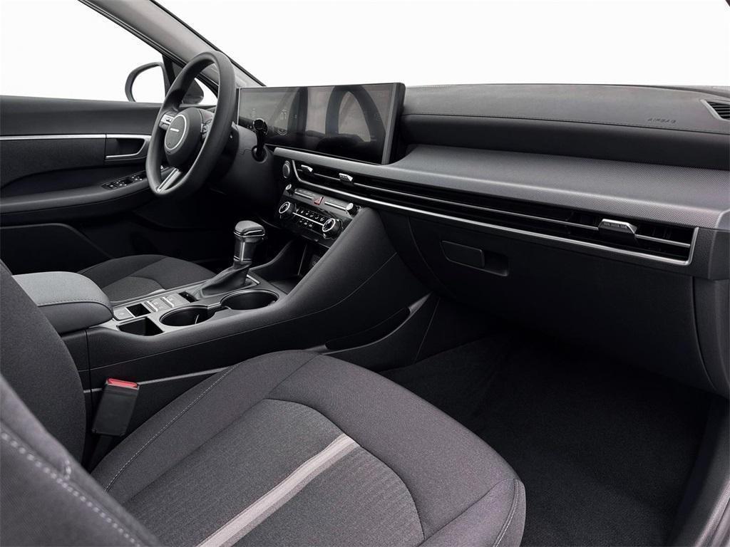 2026 Hyundai Sonata SE photo 2