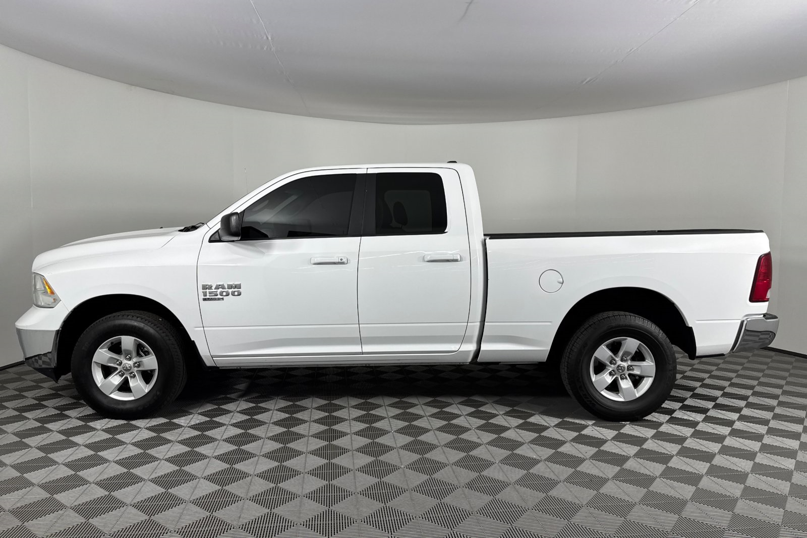 2020 Ram 1500 Classic SLT photo 7