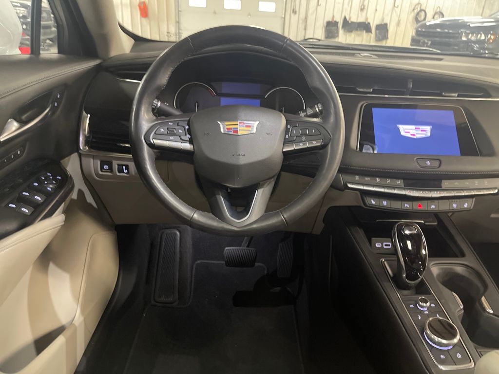 2023 Cadillac XT4 Premium Luxury photo 2