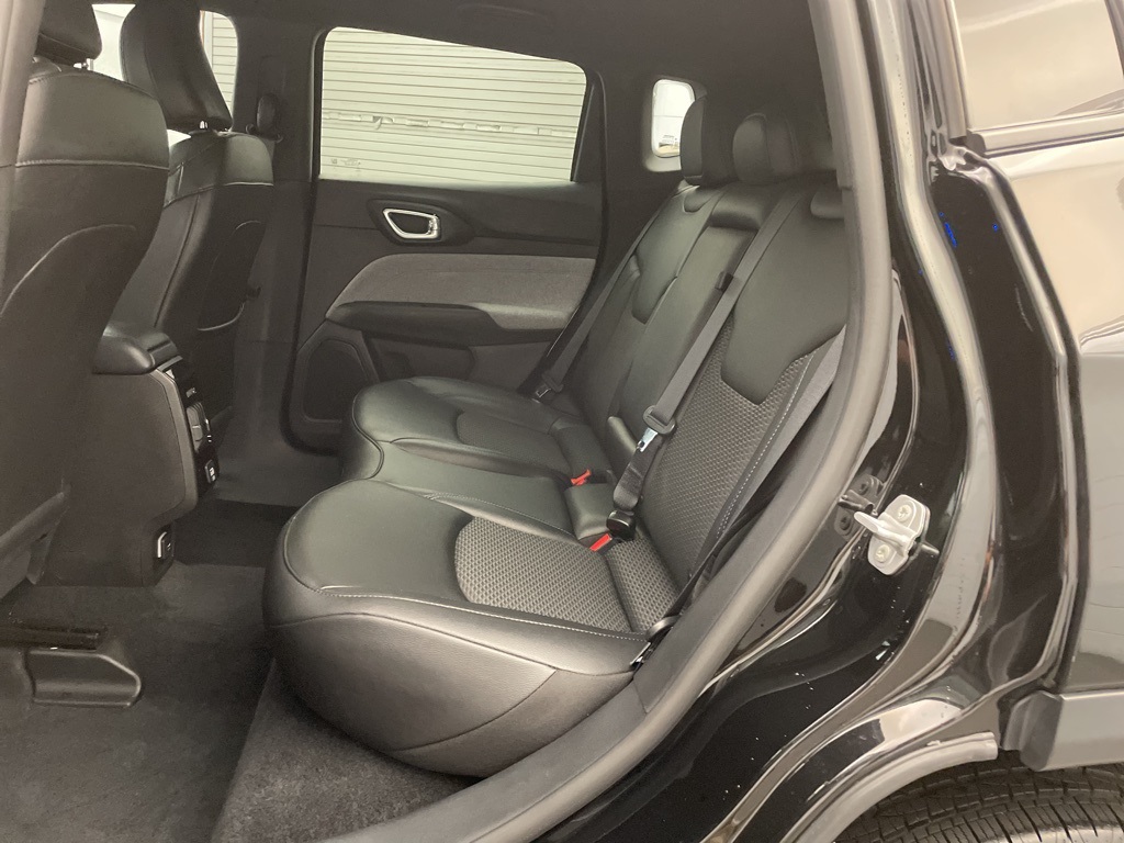 2025 Jeep Compass Latitude photo 11