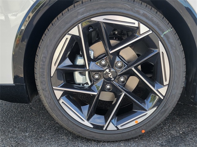2025 Kia K4 GT-Line photo 10