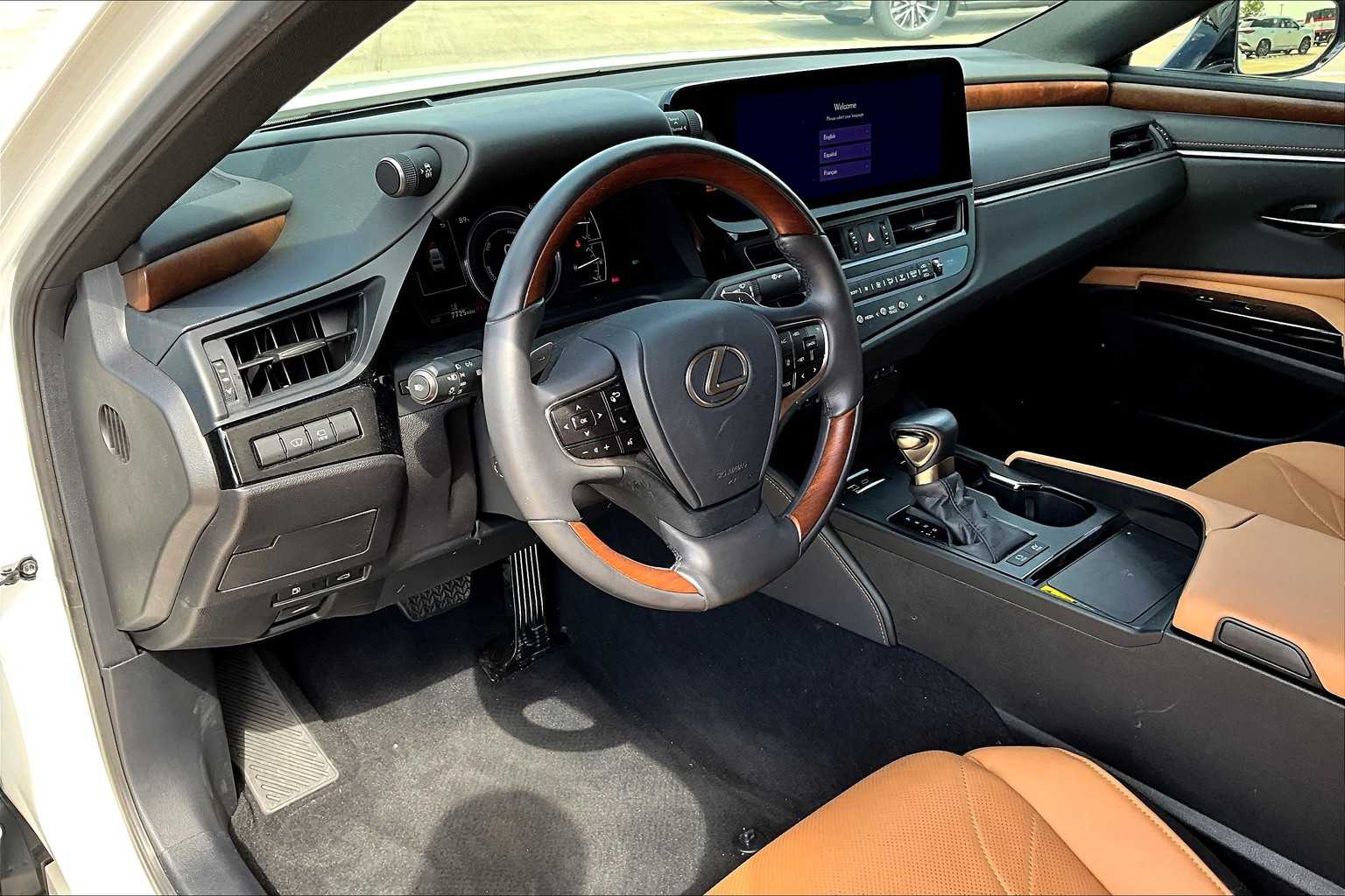 2025 Lexus ES Luxury photo 15