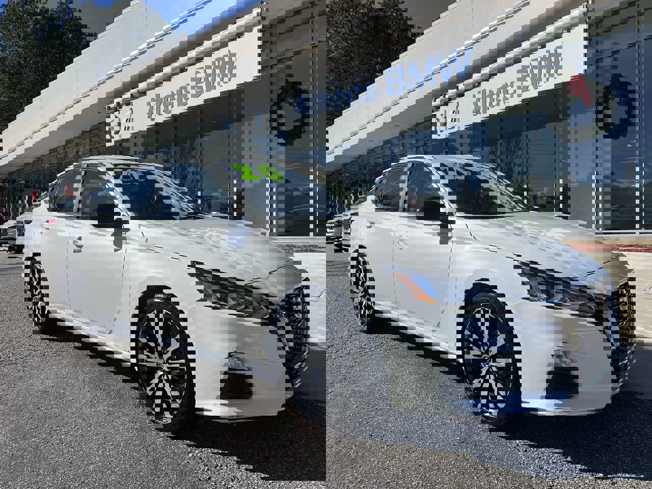 2020 Nissan Altima SR's photo