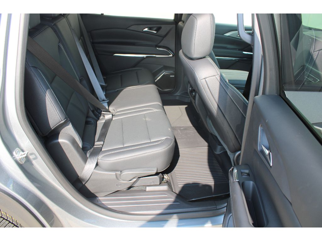 2026 Chevrolet Traverse photo 10