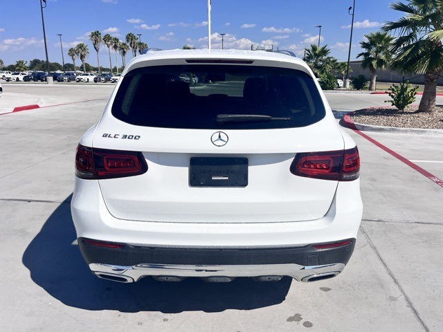 2022 Mercedes Benz GLC 300 photo 2