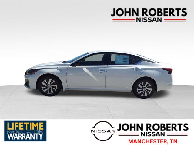 2025 Nissan Altima S photo 2