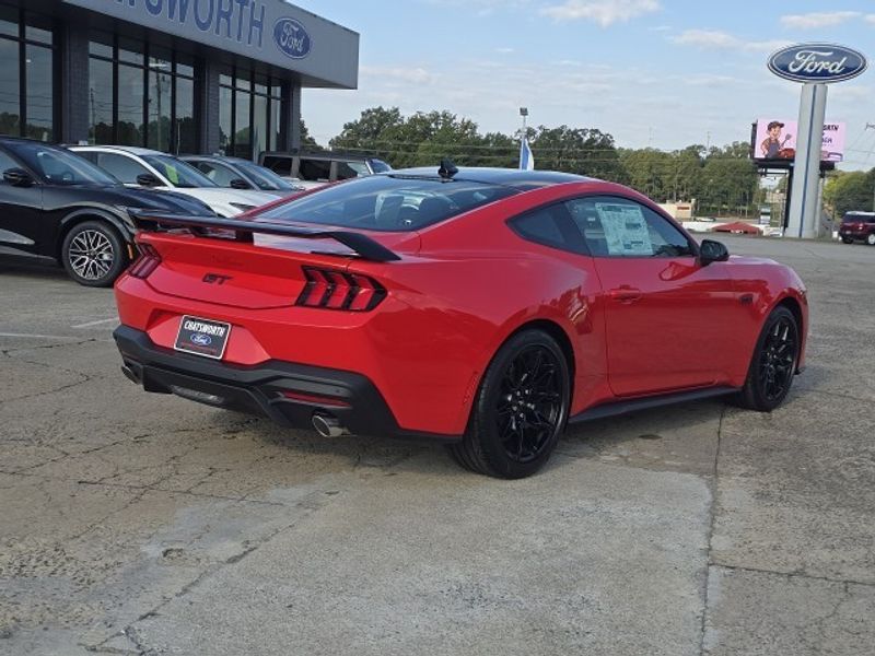 2025 Ford Mustang GT Premium photo 3