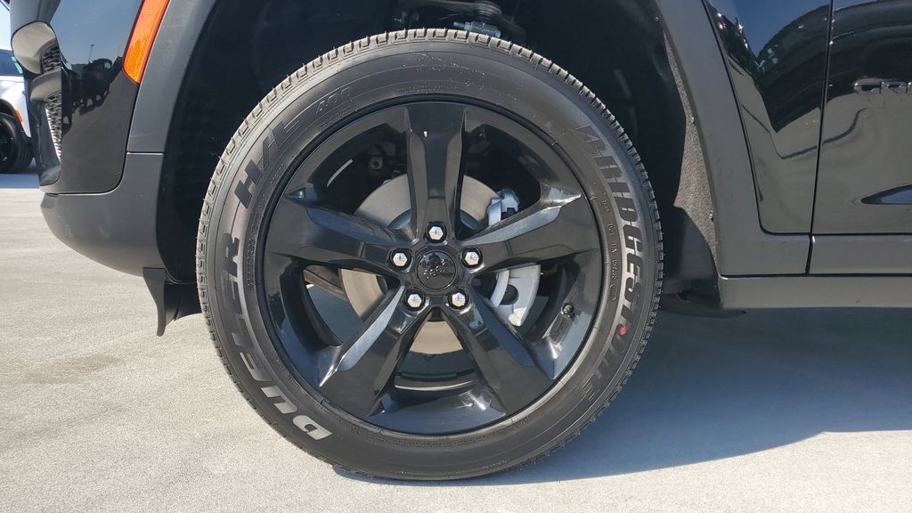 2025 Jeep Grand Cherokee Altitude X photo 2